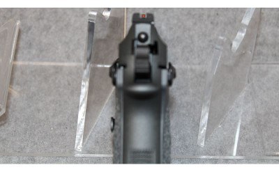 Beretta~Type 92~.9mm - Image 4 of 7