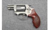 Smith & Wesson 637-2 Performance Center 38 Spcl+P - 2 of 3