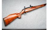 Weatherby MarkV Deluxe, rechambered to 7mm WbyMag - 1 of 9