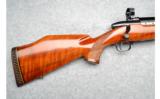 Weatherby MarkV Deluxe, rechambered to 7mm WbyMag - 3 of 9