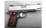 SIG SAUER 1911 C3 .45 AUTO BiTone Finish Wood Grips - 1 of 2