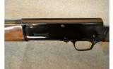 Browning Viana A5 Semi-Auto Shotgun 12 Gauge - 5 of 9