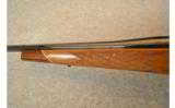 Weatherby Mark V Bolt Rifle .300 WBY Magnum - 6 of 9