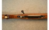 Weatherby Mark V Deluxe Bolt Rifle .257 WBY Magnum - 4 of 9