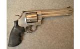 Smith & Wesson 629-4 Classic Revolver .44 Magnum - 1 of 4
