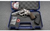 Smith & Wesson ~ 686-6 ~ .357 Magnum ~
Pro Series - 5 of 5