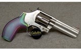 Smith & Wesson ~ 686-6 ~ .357 Magnum - 1 of 2