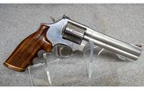 Smith & Wesson ~ 686-6 Plus ~ .357 Magnum