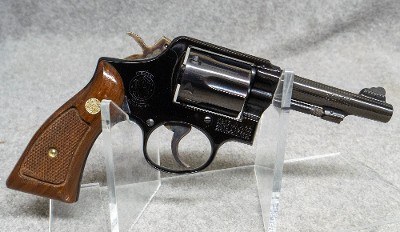 Smith & Wesson ~ Model 12-2 Airweight ~ .38 Special