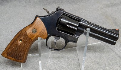 Smith & Wesson ~ 586-8 ~ .357 Magnum