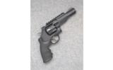 Smith & Wesson, 327 Performance M&P R8, .357 Magnum - 1 of 2