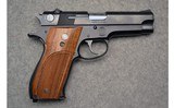 Smith & Wesson ~ Model 39-2 ~ 9mm Luger - 1 of 3