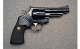 Smith & Wesson
29 2 Revolver
.44 Magnum