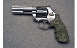 Smith & Wesson ~ 686-6 ~ .357 Magnum - 2 of 4