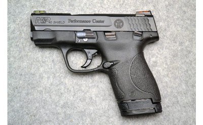 Smith and Wesson ~ M&P 40 Shield ~ .40 S&W