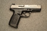 Smith & Wesson SD40 VE - 1 of 5