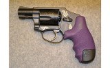Smith & Wesson 442-1 - 2 of 5