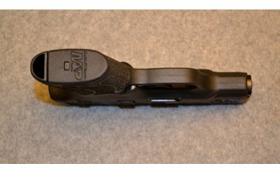 Smith & Wesson MP40 Shield - Image 4 of 4