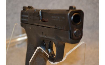 Smith & Wesson MP40 Shield - Image 3 of 4