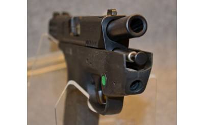 Smith & Wesson MP9 Shield - Image 4 of 5