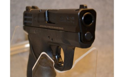Smith & Wesson Shield 40 - Image 3 of 5
