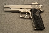 Smith & Wesson 4506 - Image 1 of 5