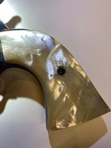 Colt SAA .45c 7 1/2” with Steerhead Pearls. Mint - 6 of 15