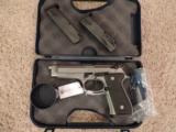 BERETTA 92FS INOX - 2 of 3