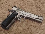 SMITH & WESSON 1911 CUSTOM PERFORMANCE CENTER - 5 of 9