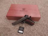 Smith & Wesson SW1911 - 4 of 5