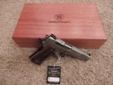 Smith & Wesson SW1911 - 5 of 5