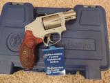 SMITH & WESSON PERFORMANCE CENTER M642 - 2 of 4