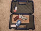 SMITH & WESSON PERFORMANCE CENTER M642 - 4 of 4
