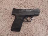 Smith & Wesson M&P Shield M2.0 W/O Safety - 2 of 2