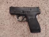 Smith & Wesson M&P Shield M2.0 W/O Safety - 1 of 2