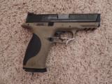 SMITH & WESSON M&P40 - 2 of 2