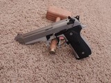Beretta 92FS Inox Italian - 1 of 2