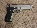 Beretta 92FS Inox Italian - 1 of 2