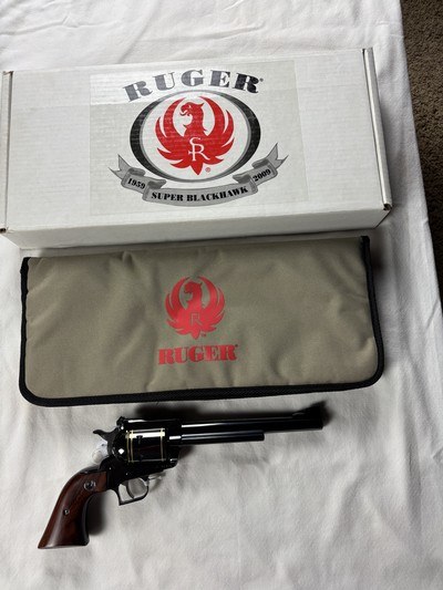 RUGER SUPER BLACKHAWK 50TH ANNIVERSARY NEW IN BOX - Image 3 of 9