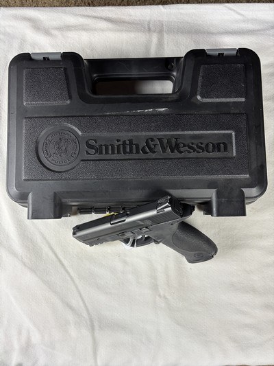 SMITH & WESSON M&P40 SN= 35 (USED) - Image 5 of 6