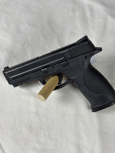 SMITH & WESSON M&P40 SN= 35 (USED) - Image 1 of 6