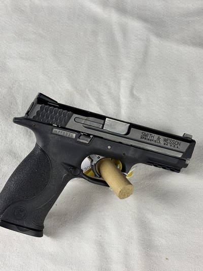 SMITH & WESSON M&P40 SN= 35 (USED) - Image 2 of 6