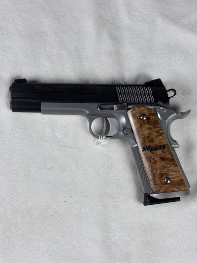 SIG SAUER 1911-45-STX CUSTOM SHOP - NEW IN BOX - Image 3 of 6
