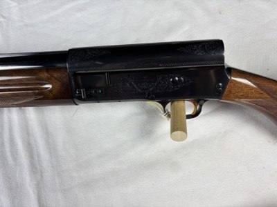BROWNING LIGHT TWELVE A5 SEMI AUTO 12 GA - EXCELLENT CONDITION - Image 8 of 11