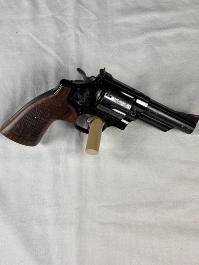 SMITH & WESSON MODEL 29 ENGRAVED WITH CASE - 44 MAGNUM - NEW IN BOX - Image 2 of 14