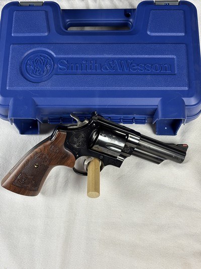 SMITH & WESSON MODEL 29 ENGRAVED WITH CASE - 44 MAGNUM - NEW IN BOX - Image 11 of 14