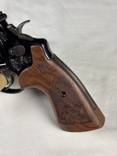 SMITH & WESSON MODEL 29 ENGRAVED WITH CASE - 44 MAGNUM - NEW IN BOX - Image 8 of 14