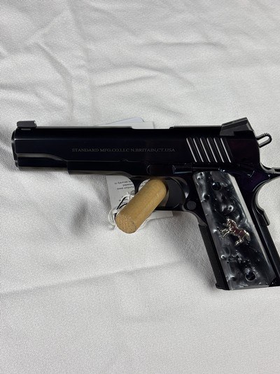 STANDARD MANUFACTURING 1911B-45 AUTO NEW IN BOX - Image 1 of 5