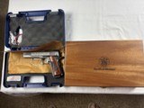 SMITH & WESSON 1911MACHINE ENGRAVED 45ACP - NEW IN BOX - Image 4 of 5