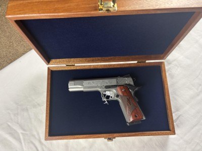 SMITH & WESSON 1911MACHINE ENGRAVED 45ACP - NEW IN BOX - Image 3 of 5